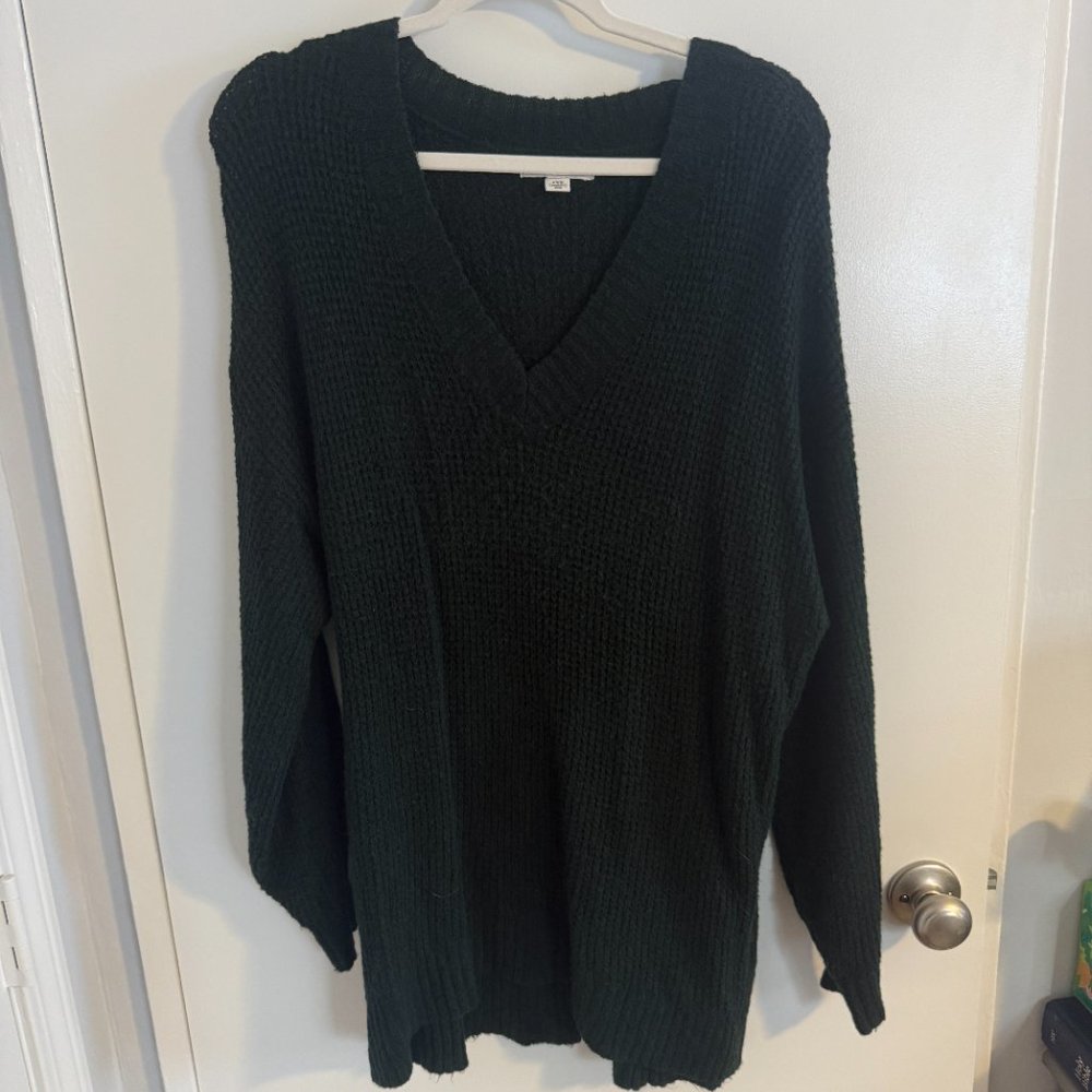 American Eagle Green Pullover V-Neck Sweater - Picture 3 of 6